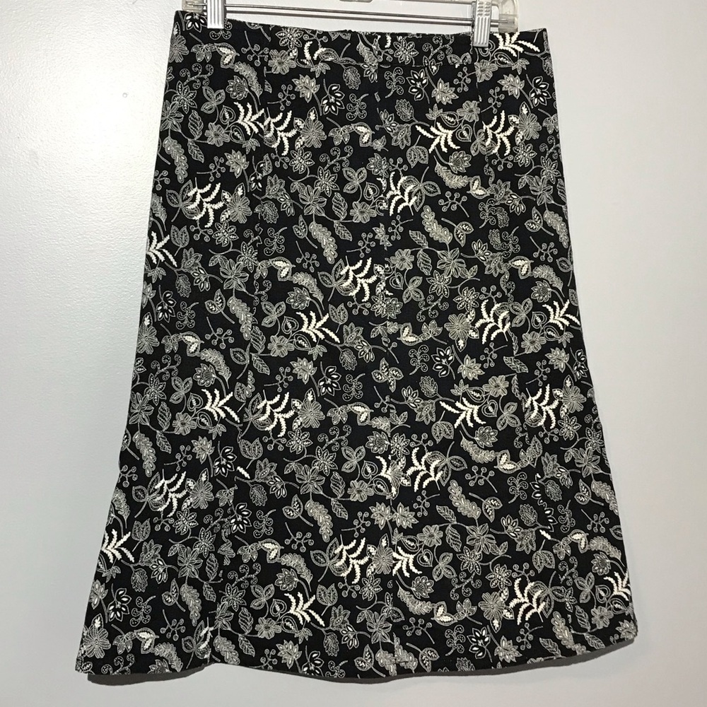 2 for $20 mac & jac. A-line skirt.  Black and White Floral